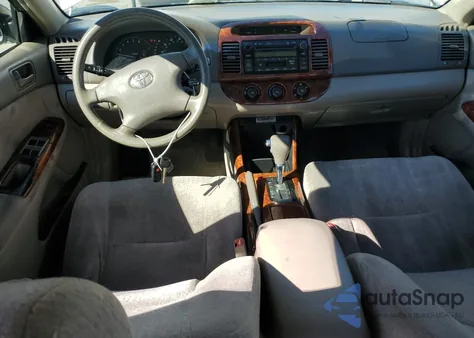 2004 Toyota Camry Le z USA, uszkodzony, nr VIN JTDBE30KX40269724